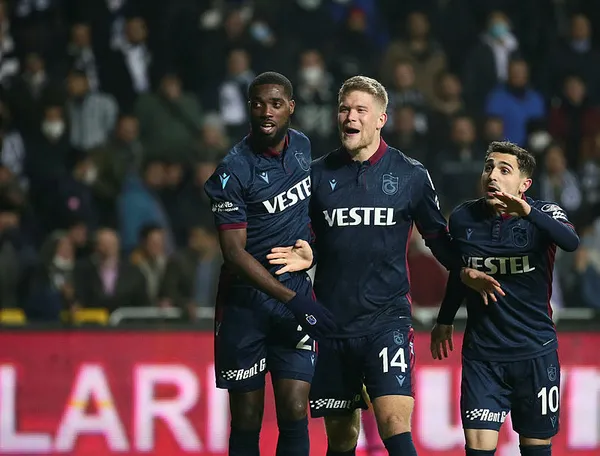 Altay: 1 - Trabzonspor: 2 MAÇ SONUCU | Fırtına İzmir’de son anlarda güldü