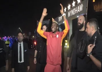 Galatasaray Kocaeli’de meşale ve tezahüratlar eşliğinde karşılandı