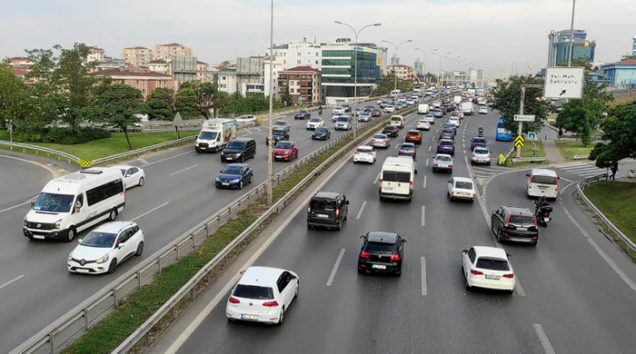 Son dakika: İstanbulluların sabah çilesi sürüyor! Trafik durma noktasına geldi - 2
