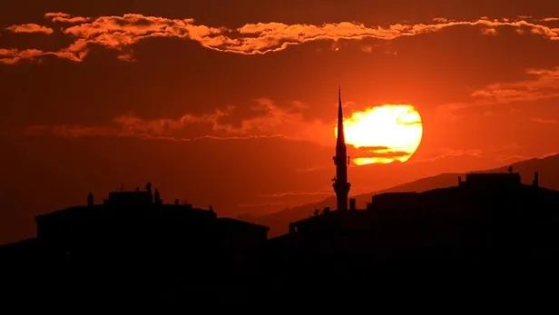 mevlid-kandilinde-oruc-tutulur-mu-2022-mevlid-kandili-orucu-ne-zaman-tutulur-mevlid-kandilinde-yapilmasi-gerek-1664803756215.jpg Mevlid Kandili'nde oruç tutulur mu? 2022 Mevlid Kandili orucu ne zaman tutulur? Mevlid Kandili'nde yapılması gerekenler - 3