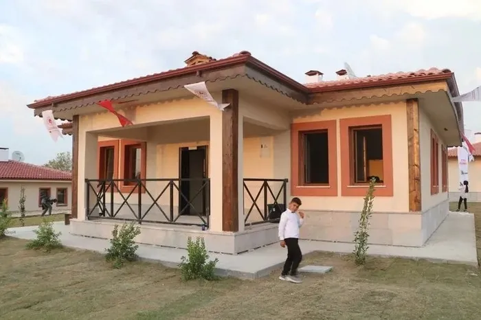 Depremzedeler yeni yuvalarında: Tayyip babamızdan Allah razı olsun - 2