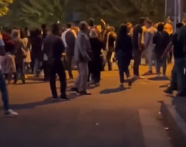 İran karıştı: Hapishanede dev yangın