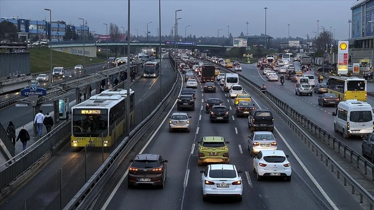 İBB Meclisi'nde kabul edildi! İstanbul'da toplu taşımaya zam | İşte o yeni tarifeler...