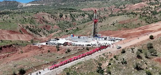 Diyarbakır’da 6.1 milyar varillik rezerv! Bakan Bayraktar: Petrolümüzü taştan çıkaracağız