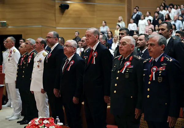 baskan-recep-tayyip-erdogandan-milli-savunma-universitesi-mezuniyet-toreninde-onemli-aciklamalar-1688735276747.jpg Başkan Recep Tayyip Erdoğan'dan İsveç'in NATO üyeliği için çok net mesaj: Teröriste kucak açana onay veremeyiz - 1