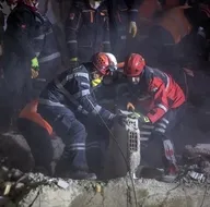 Elazığdaki deprem arama-kurtarma çalışmalarına onlar da katıldı