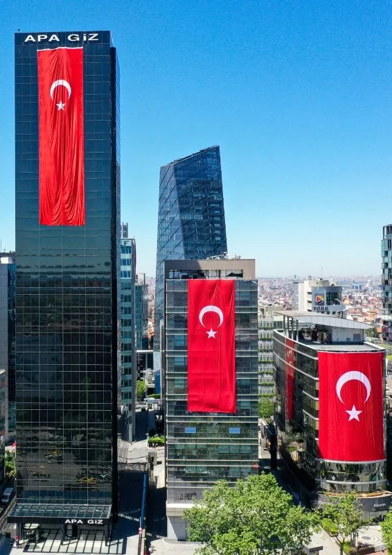 Son dakika | İstanbul bugün kırmızı beyaz! Bayrak şehri sardı! Gurur veren görüntüler