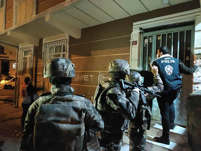 İstanbul'da yasa dışı bahis operasyonu! Çok sayıda gözaltı var - 2