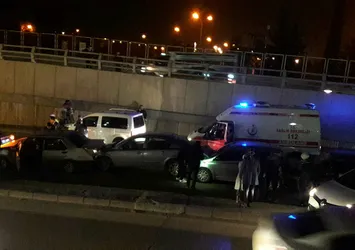 Adana'da 10 araç birbirine girdi