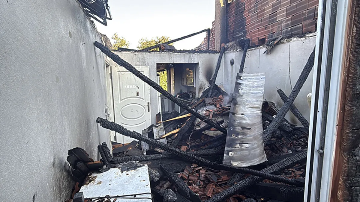 Tokat'ta çıkan yangın 3 eve hasar verdi