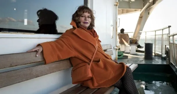 Cumhuriyet Yazarı Mine Kırıkkanat vasiyetini açıkladı: Cenazemde imam ve tek kelime Arapça istemiyorum! Keşke yakılsa cesedim