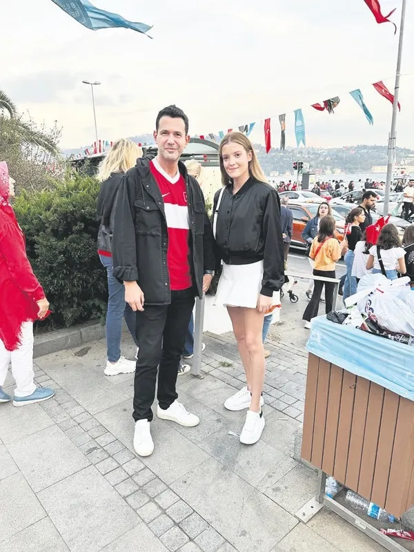 stilistim-demisti-keremcem-yeni-sevgilisiyle-fena-yakalandi-1698730981213.jpeg 'Stilistim' demişti! Keremcem yeni sevgilisiyle fena yakalandı - 2