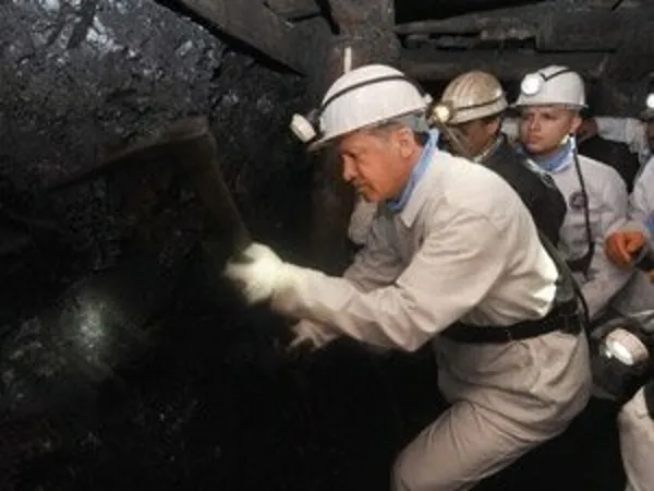 Başkan Recep Tayyip Erdoğan’dan 1 Mayıs açıklaması! İşçi ve emekçi kardeşlerimizle olan dayanışmamızın en büyük ispatı