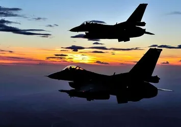 Kandil'de PKK sığınakları yerle bir edildi
