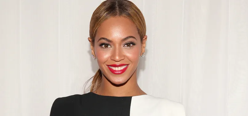 Beyonce hamile olduğunu açıkladı