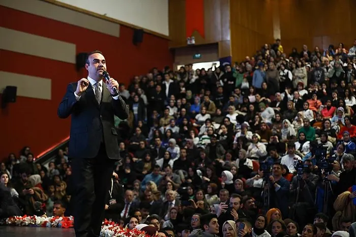 Sanayi ve Teknoloji Bakanı Mehmet Fatih Kacır tarih verdi! TÜRKSAT 6A uzaya gönderilecek