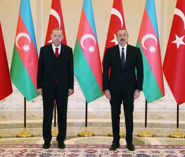 Son dakika: Azerbaycan’da Zafer Günü coşkusu! Başkan Erdoğan, Aliyev tarafından törenle karşılandı