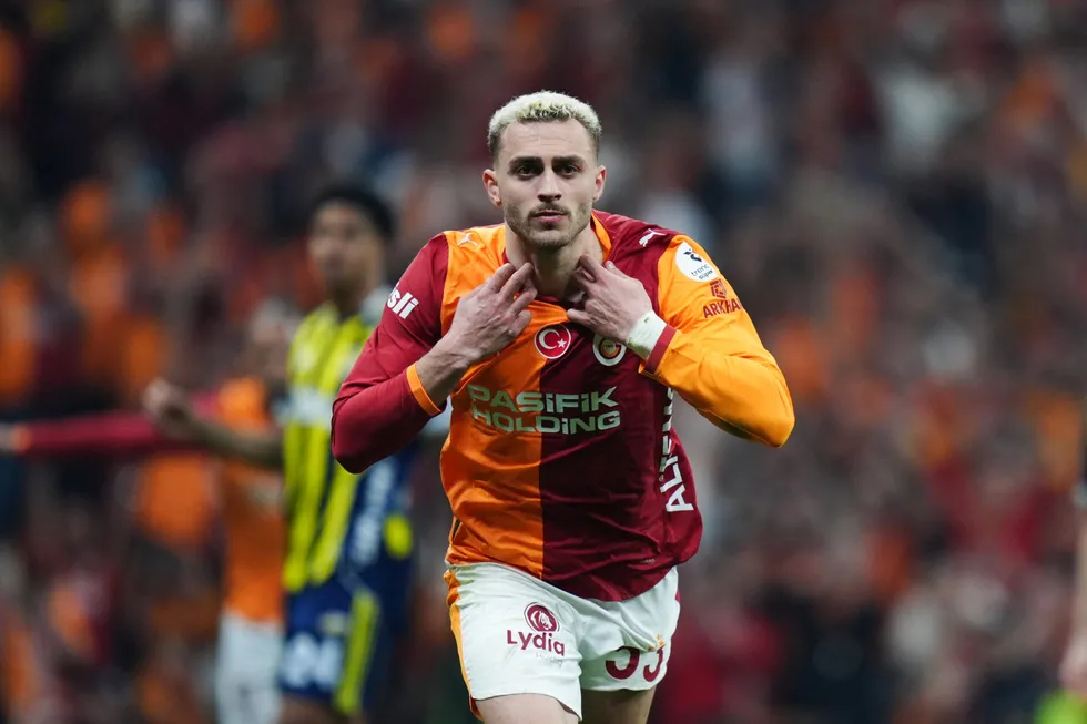 derbiye-aslan-damgasi-galatasaraydan-fenerbahceye-farkli-tarife-lider-3-puani-3-golle-aldi-1777230557479.jpg FOTOĞRAF (AA)