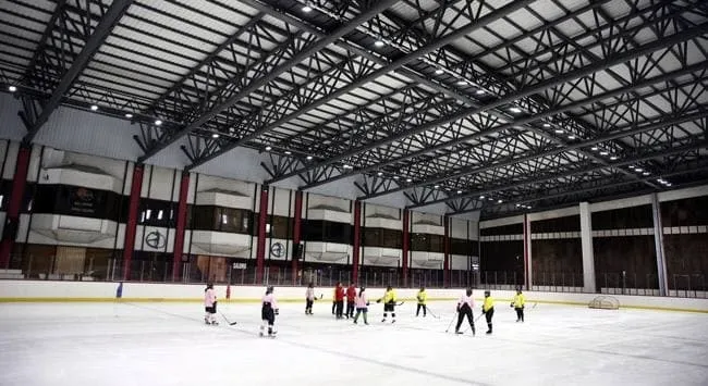 İşte CHP belediyeciliği! Örnek gösterilen BELPA Buz Pateni Spor Salonu çürümeye terk edildi