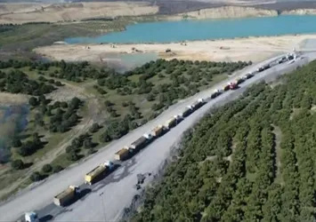 Hafriyat döküm kuyruğu kamerada!