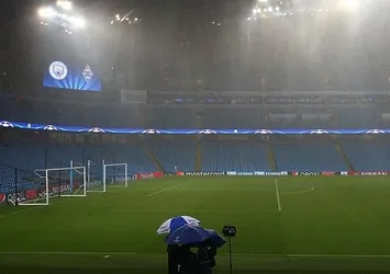 Manchester City - Borussia Mönchengladbach maçı ertelendi