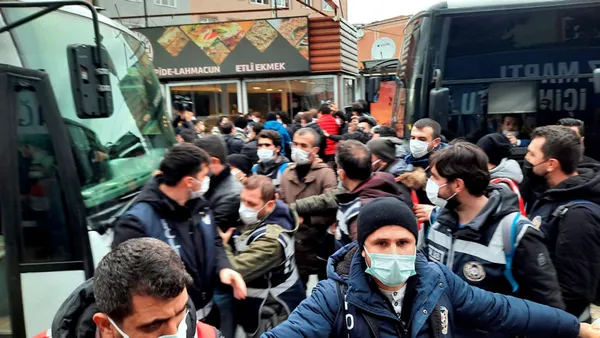 koc-universitesi-ogretim-uyesi-sami-gulgozden-skandal-bogazici-mesaji-diger-hocalari-provoke-etmeye-calisti-1613167943172.jpg Koç Üniversitesi öğretim üyesi Sami Gülgöz'den skandal Boğaziçi mesajı! Diğer hocaları provoke etmeye çalıştı - 2