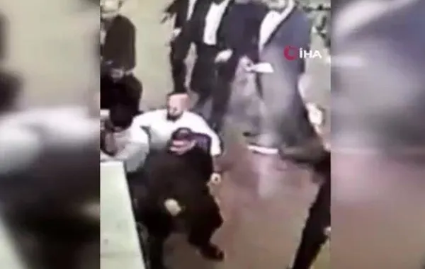 1670414426679.jpeg İYİ Parti’de kadına şiddet! İstanbul İl Başkanlığında Melek Güney’e tekme tokat saldırı - 2
