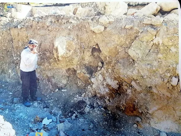 CHP’li İlkay Girgin Erdoğan kendini müdür olarak atamıştı! Şimdi de mezarlık üstüne kafeterya yapıyor