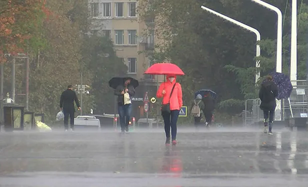 meteoroloji-il-il-uyardi-26-kasim-pazar-gunu-sokaga-cikacaklar-2-kere-dusunsun-sari-ve-turuncu-kod-sireni-cald-1700990081319.jpg Meteoroloji il il uyardı! 26 Kasım Pazar günü sokağa çıkacaklar 2 kere düşünsün! Sarı ve turuncu kod sireni çaldı! İstanbul, İzmir, Antalya, Mersin, Karabük... - 3