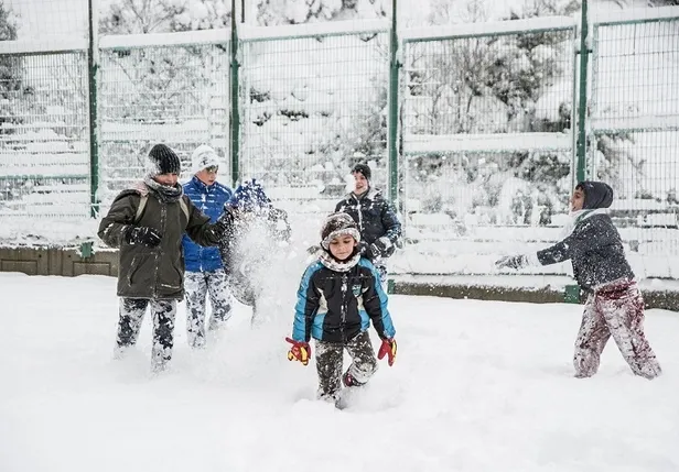 11 OCAK 2024 PERŞEMBE OKULLAR TATİL Mİ? Yarın İstanbul, Bursa, Bilecik, Kocaeli, Sakarya, Yalova, Düzce ve Bolu’da kar tatili oldu mu?