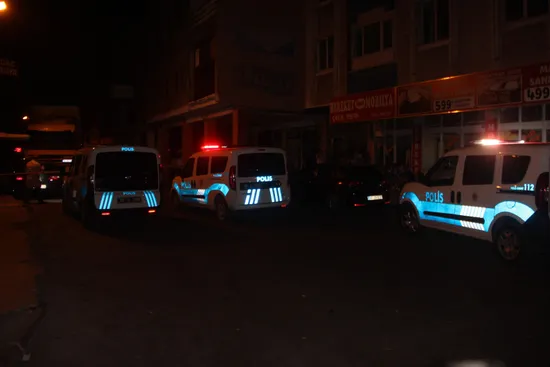 kayseride-silahli-kavga-3u-agir-4-yarali-1599085740604.jpg Kayseri'de silahlı kavga: 3'ü ağır 4 yaralı - 1