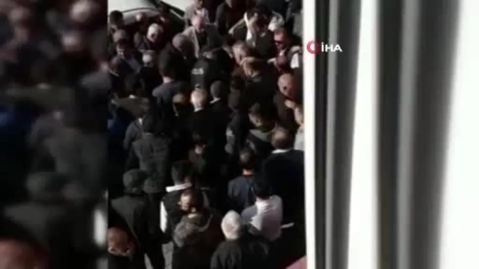 Ankara Sincan’da taciz iddiası mahalleliyi sokağa döktü! Zanlı linç edilmek istendi |Video