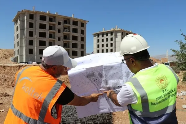 Hükümetin depremzedelere verdiği söz tek tek yerine getiriliyor! Bakan Özhaseki duyurdu: 180 binden fazla konutun ihalesini yaptık