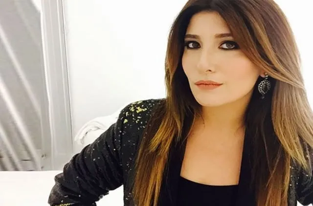 Sarkici Ebru Polat Makyajsiz Halini Paylasti Takipcileri Tanimakta Zorlandi