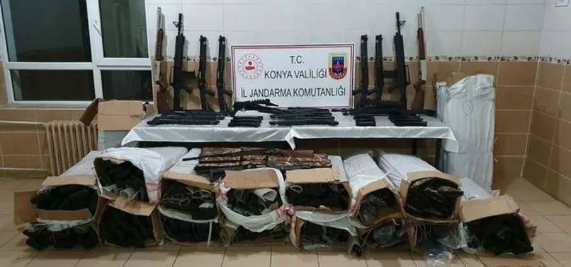 Kargoyla Hakkari'ye gönderilen 340 tüfek ele geçirildi