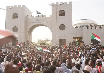 Sudan'daki darbe sonrası ordudan çağrı