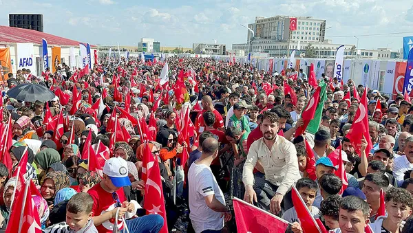 Başkan Erdoğan’dan Adıyaman’da depremzedelere hakaret eden muhalefete sert sözler: Menfaatçi de cahil de sizsiniz