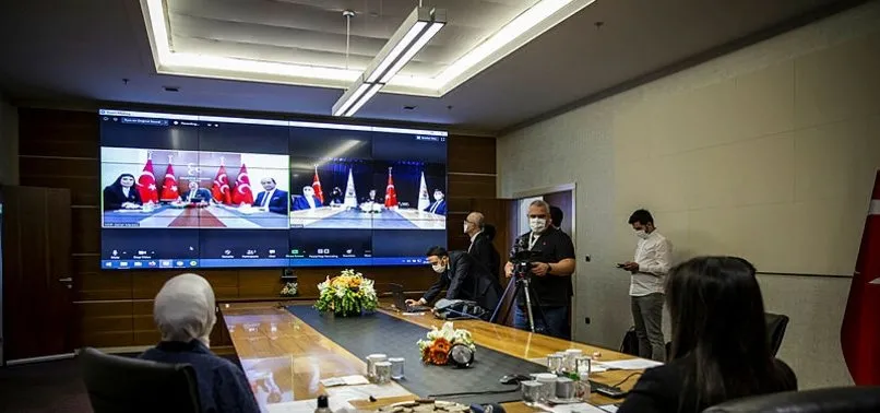 https://iaahbr.tmgrup.com.tr/7adef0/806/378/0/25/800/400?u=https://iahbr.tmgrup.com.tr/2020/05/25/turk-siyasetinde-bir-ilk-ak-parti-chp-ve-mhp-ile-video-konferans-araciligiyla-bayramlasti-1590401386121.jpg https://iaahbr.tmgrup.com.tr/7adef0/806/378/0/25/800/400?u=https://iahbr.tmgrup.com.tr/2020/05/25/turk-siyasetinde-bir-ilk-ak-parti-chp-ve-mhp-ile-video-konferans-araciligiyla-bayramlasti-1590401386121.jpg