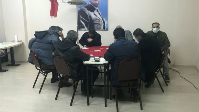 İstanbul’da 4. kez baskın yapılan kahvenin sahibi: Ben bu koronaya inanmıyorum