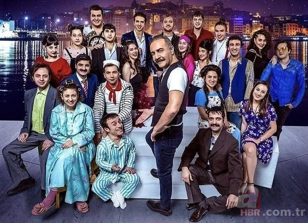 Çok Güzel Hareketler’de aşk bombası! Resmen ilan ettiler 2