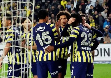 Fenerbahçe Hatayspor’u yenerek zirveye yerleşti