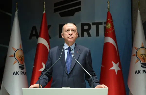 baskan-erdogandan-ak-parti-il-baskanlari-toplantisinda-emeklilere-mujde-gereken-adimi-atacagiz-1692882214641.jpg Başkan Erdoğan'dan AK Parti İl Başkanları Toplantısı'nda emeklilere müjde: Gereken adımı atacağız. - 5