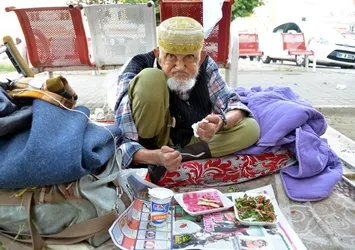 90'lık dede sahipsiz kaldı