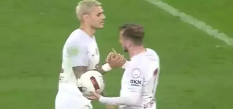 Lüper Lig’e damga vuran penaltı! İstanbulspor-Galatasaray maçında Kerem Aktürkoğlu ve Icardi’nin penaltı şovu gündem oldu Lüper Lig’e damga vuran penaltı! İstanbulspor-Galatasaray maçında Kerem Aktürkoğlu ve Icardi’nin penaltı şovu gündem oldu