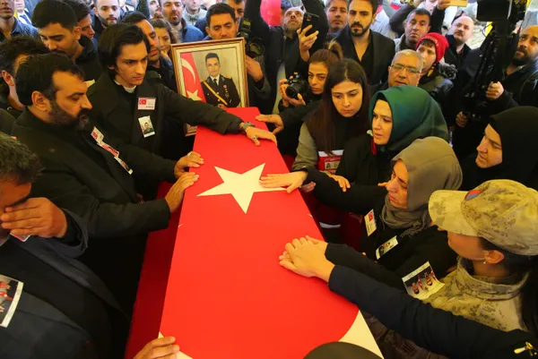 Pençe Kilit şehitlerine veda! Gözyaşları sel oldu