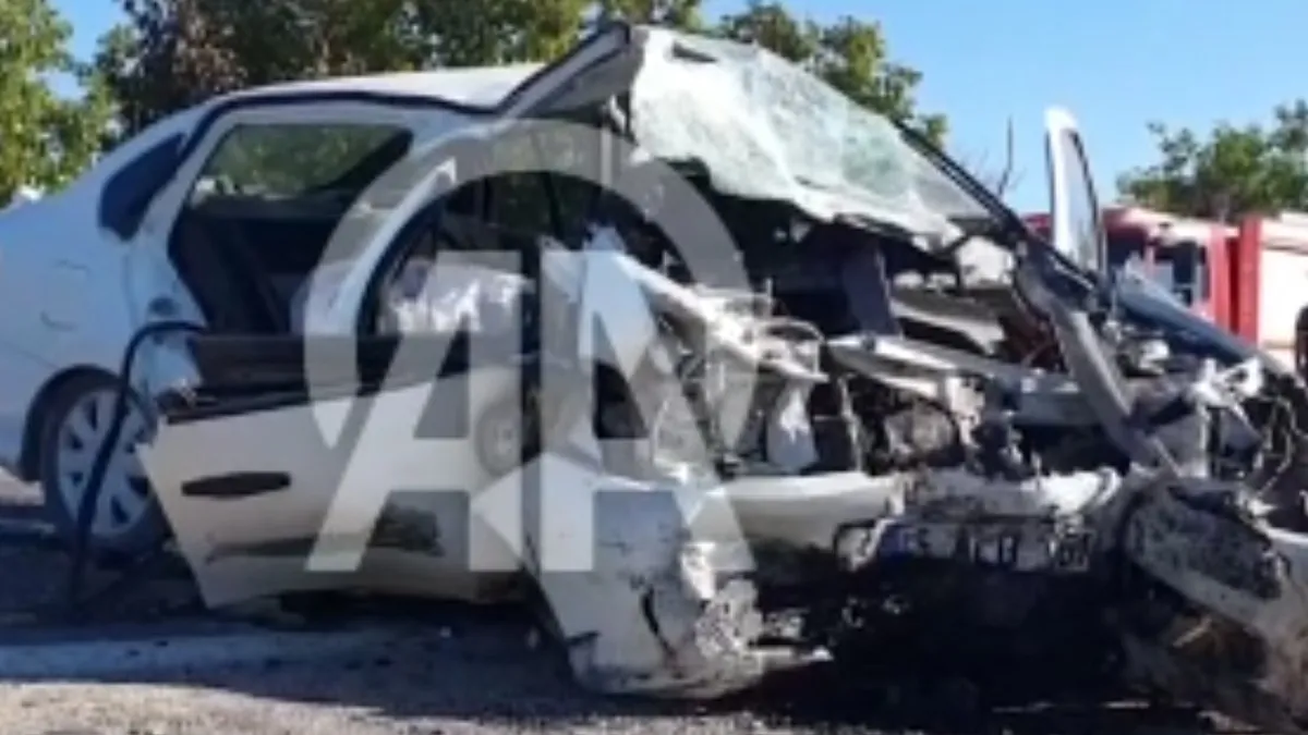 Manisa'da iki otomobil çarpıştı: 3 ölü 2 yaralı