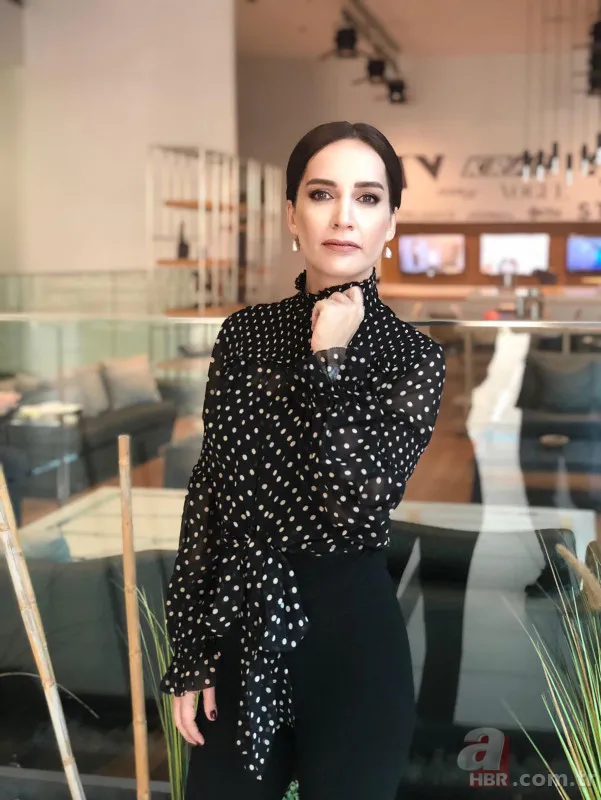 Nazlı Çelik kimdir, kaç yaşında, aslen nereli? Evli mi? Türkiye Tek Yürek sunucusu Nazlı Çelik mesleği ne? Hayatı ve kariyeri.. 3