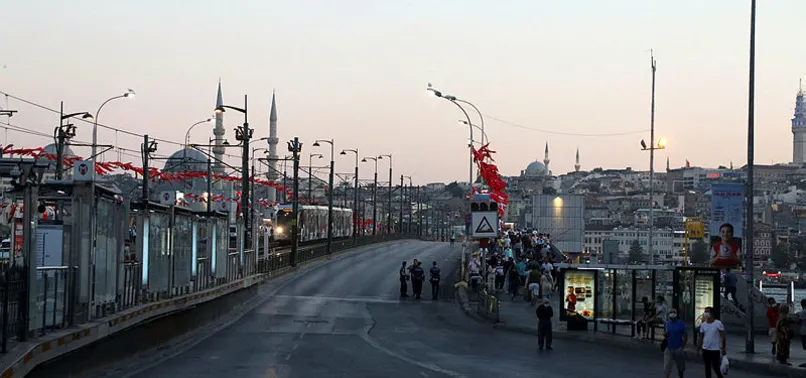 Ayasofya Camisi'nin ibadete açılması dolayısıyla kapatılan yollar yeniden trafiğe açıldı