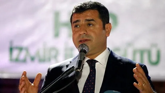 son-dakika-cem-yilmaz-selahattin-demirtas-ve-osman-kavalaya-destek-cikti-1635891371959.jpg