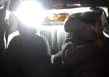 Taksiciyi gasp anı kamerada! İzmir'de korku dolu saniyeler...